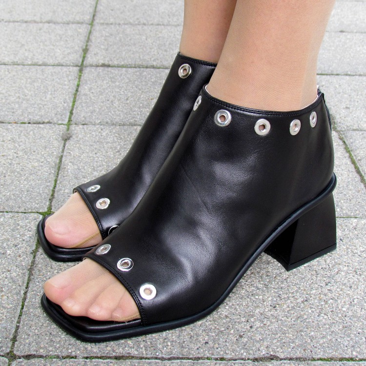 Giovanna Grazzini fekete elöl nyitott cipő