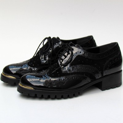 Loretta Pettinari fekete fűzős cipő