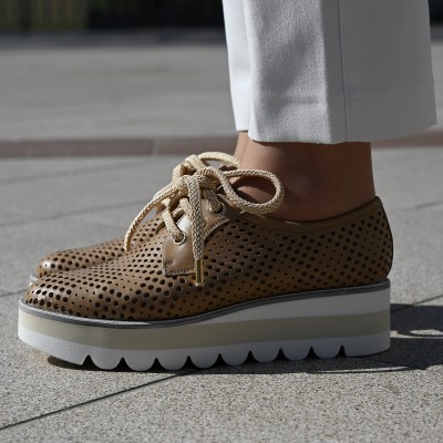 Pertini csau lyukacsos cipő