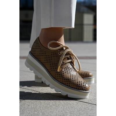 Pertini csau lyukacsos cipő