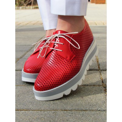 Pertini piros lyukacsos cipő