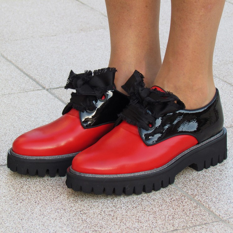 Pertini piros-fekete fűzős cipő