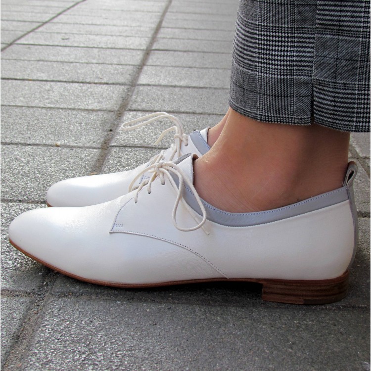 Pertini krém színű fűzős cipő