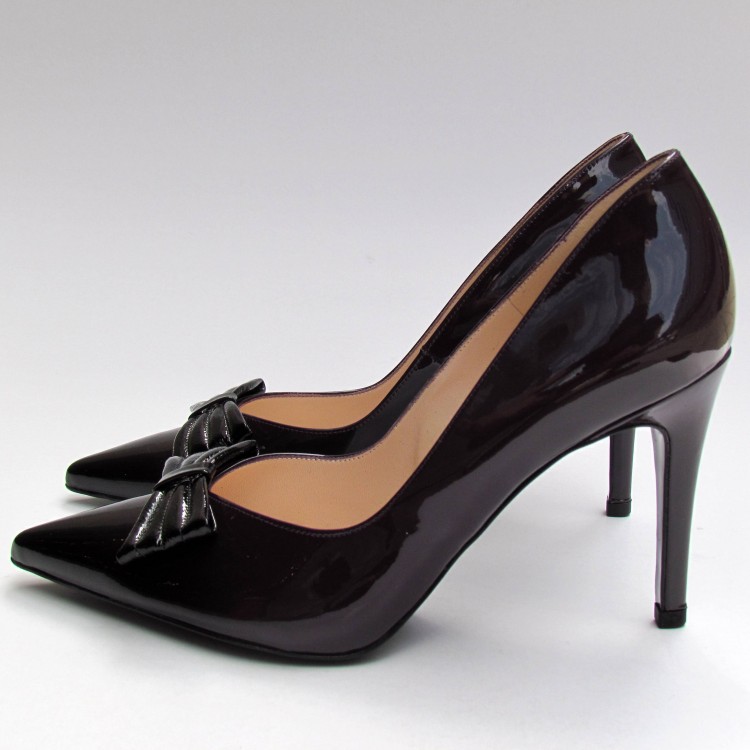 Peter Kaiser fekete-lila magassarkú cipő